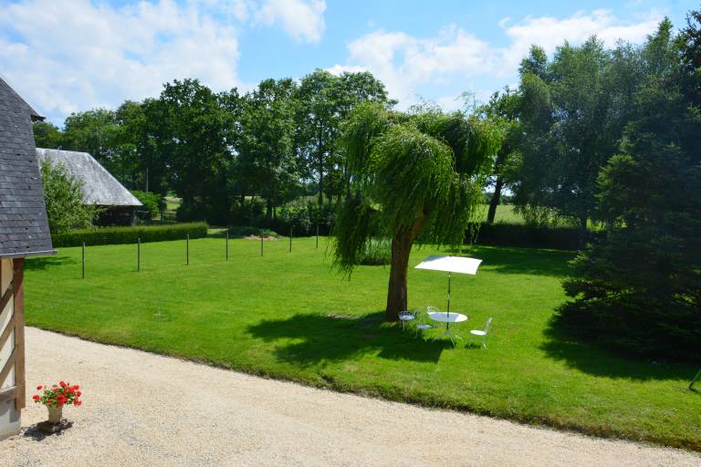 House with yard & grill | Garden view — photo 5