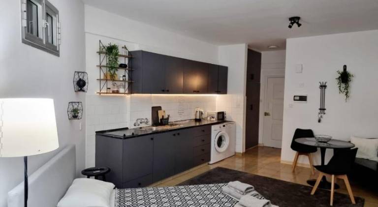 Apartment with pool — photo 2