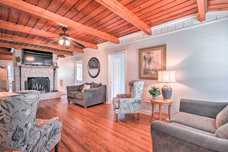 Murrells Inlet Upstairs Unit: 1 Block to Beach! — photo 5
