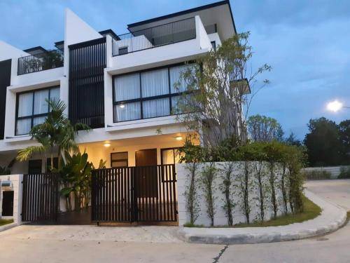 Villa Bang Tao Beach