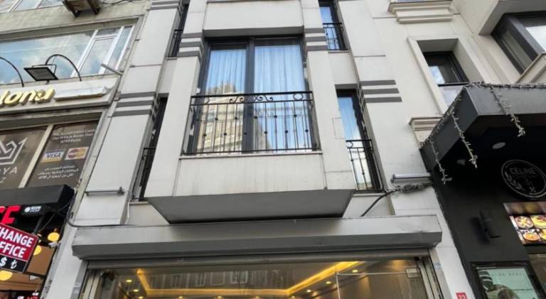 Beautiful serviced apartment with patio | Near Taksim Square | Pets allowed in Istanbul