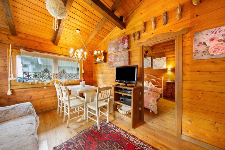Chalet 'Orserose I Scarpet' with Mountain View, Shared Terrace and Wi-Fi in Belluno
