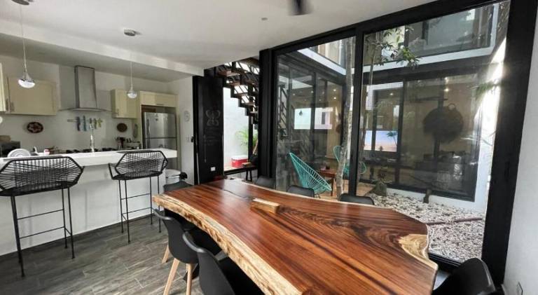 Vacation home with pool | Pets are welcome — photo 4