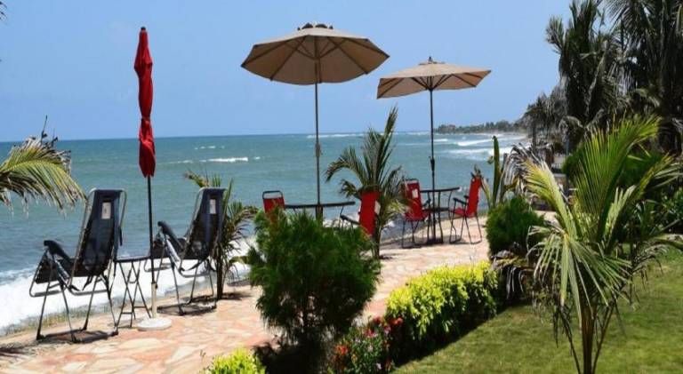 Coconut Pointe Villa & Beach Resort — photo 4