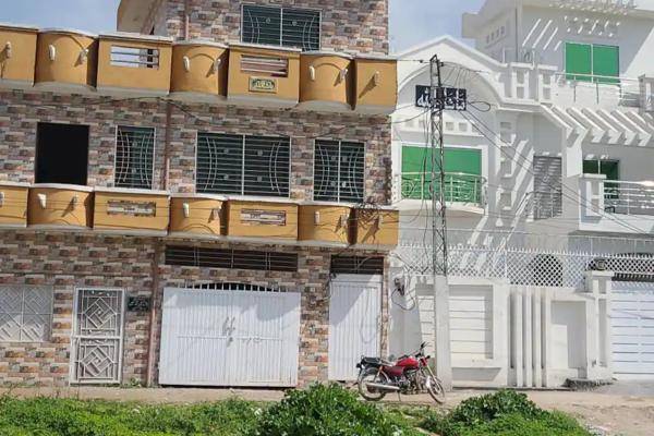 Gujar Khan 3 Bed Apartment sleeps 6 Parking