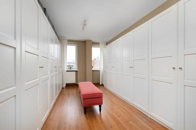 W Antoniego 21 Wroc aw Luxury Apartment Family Apartment with 3 Bedrooms Walk-in Wardrobe — photo 5