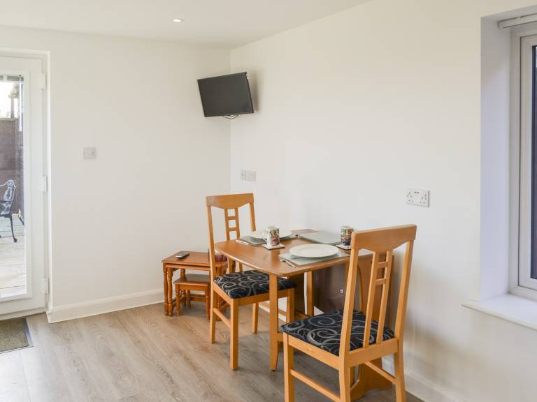 Child-friendly lovely cottage with garden | River view | Dogs allowed — photo 5