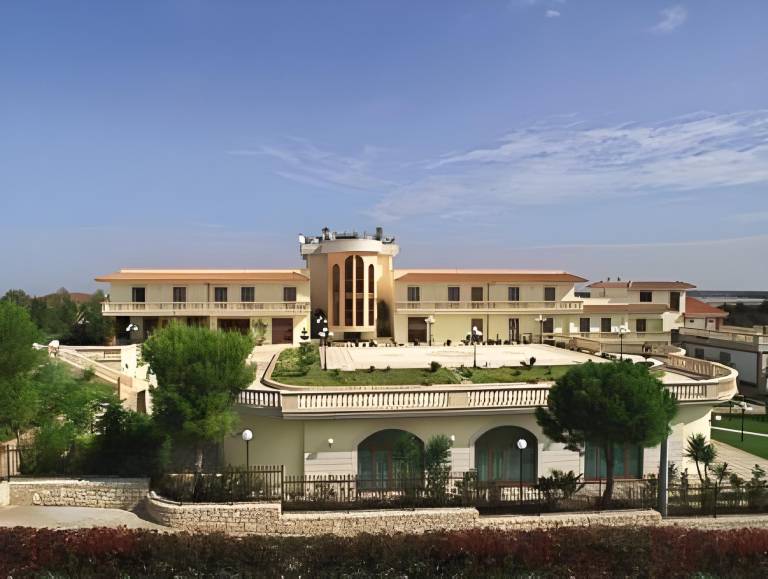 Unico Serrone Palace in Corato