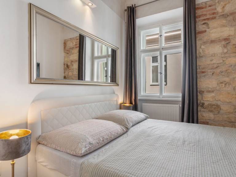 Apartment | Next to Prague astronomical clock — photo 2