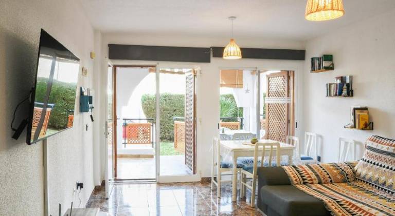 Fully equipped house with pool, patio & yard | Beach nearby | Perfect for remote work | Pets are welcome — photo 2