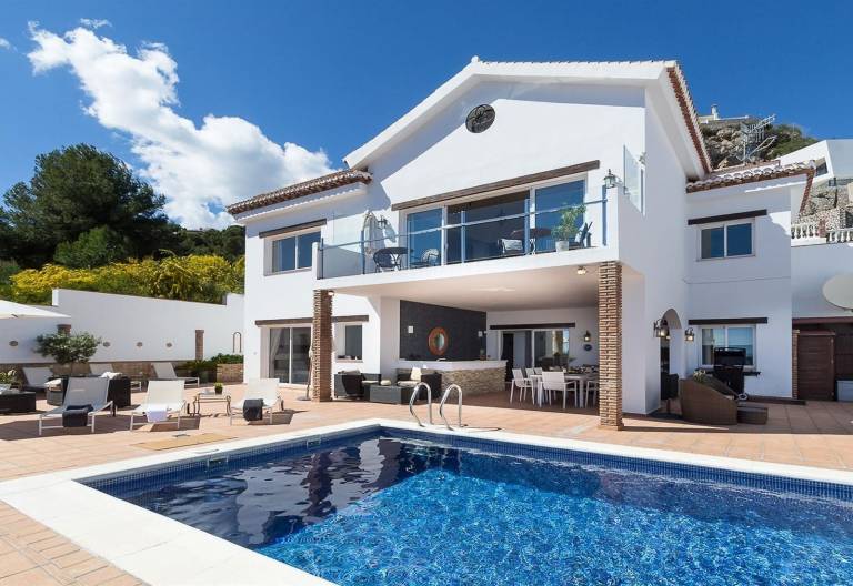 Villa 'Villa Bosque Mar' with Sea View, Wi-Fi and Air Conditioning in Granada