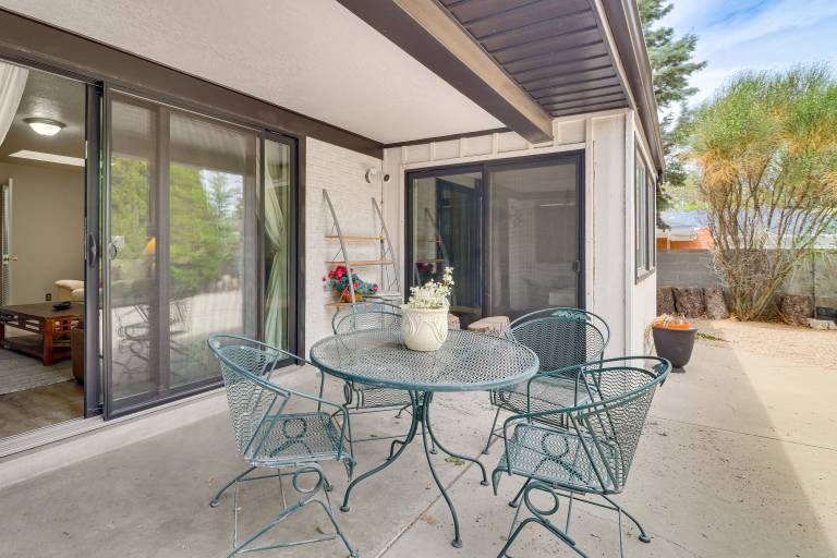 Walk to UNM! Quiet Extended Escape w/ Patio — photo 3
