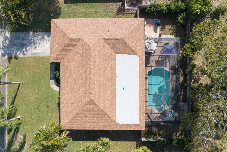 Coastal home with amazing pool just a short drive from Anna Maria Island — photo 3