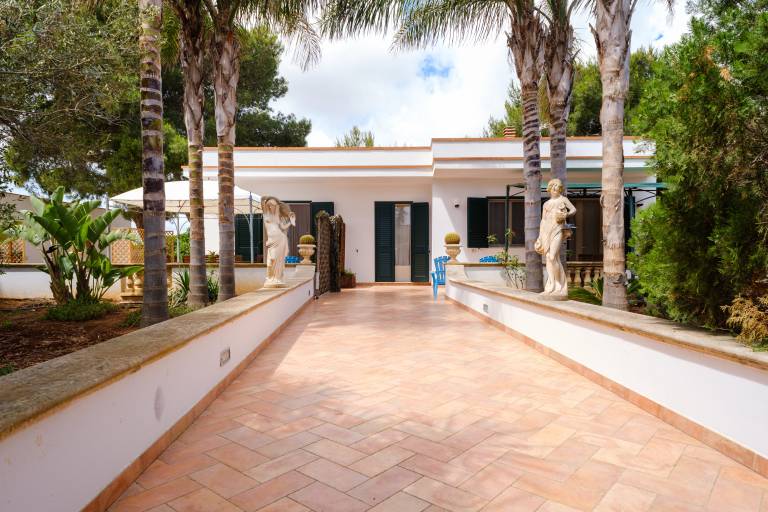 Holiday Apartment 'Villetta del Salento 1' with Garden & A/C — photo 3