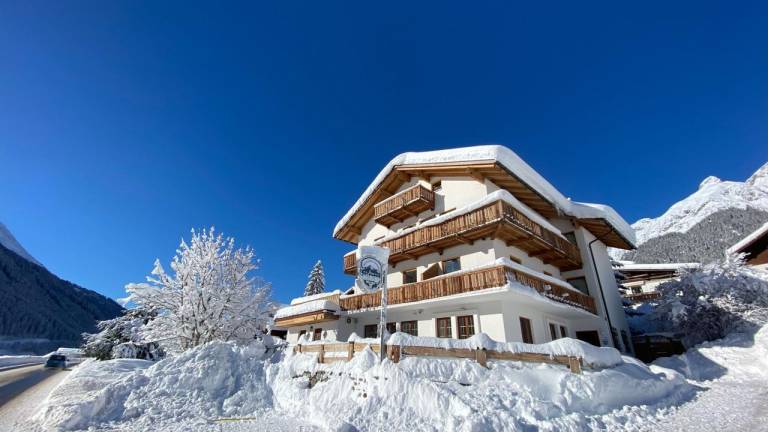 Ferienhaus mit Hund in Pettneu am Arlberg, Gemeinde Pettneu am Arlberg f&uuml;r max. 26 Personen