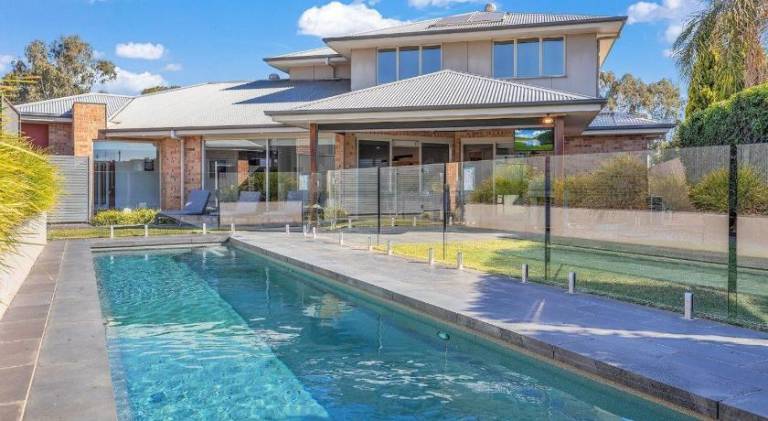 House Echuca Village