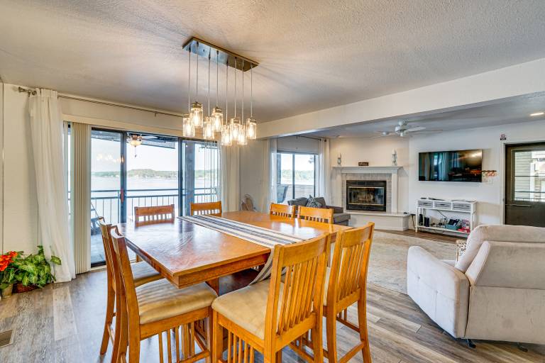 Boat Slip & Pool Access at Lake Ozark Condo! — photo 3