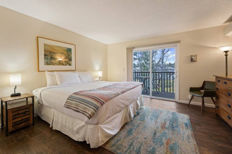 Condo with 1 room for 4 persons — photo 4