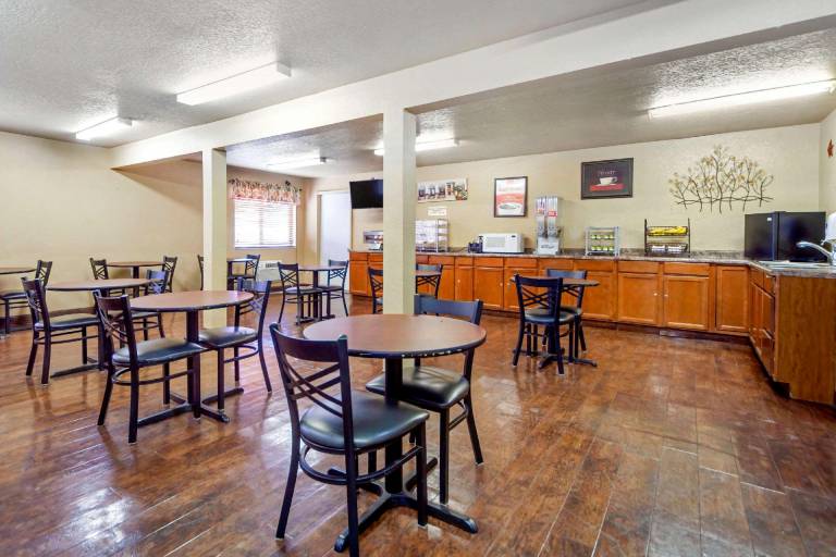 Econo Lodge Black Hills — photo 4