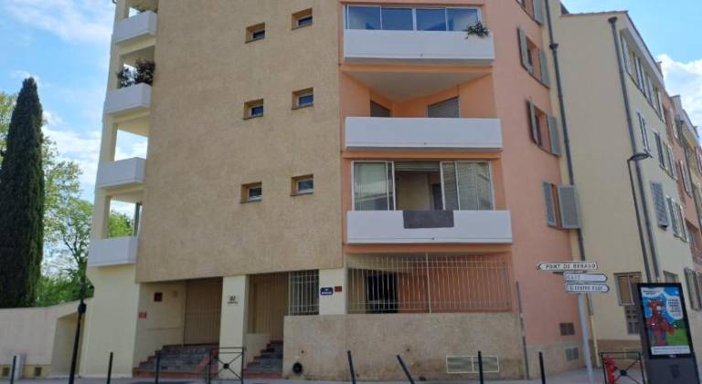 Le Rambot - appartement de charme avec grande terrasse parking centre ville - proche Bellegarde — photo 4