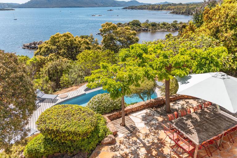 Villa with terrace, garden & private pool | Sea view — photo 3