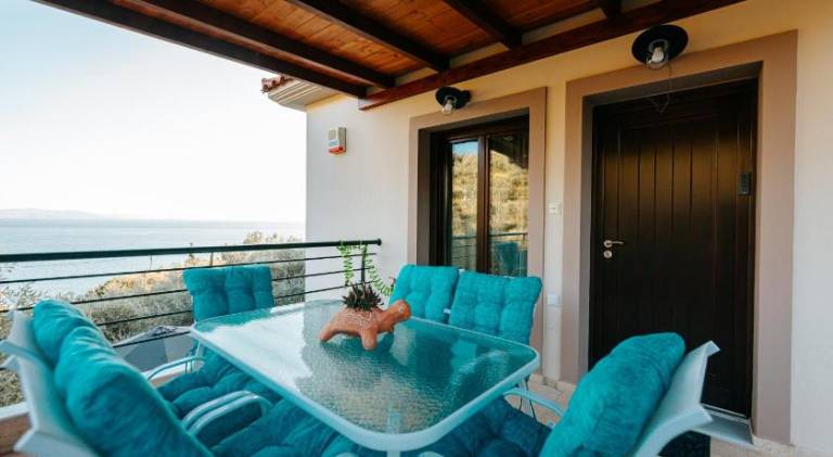 Villa with private pool, garden & patio — photo 5