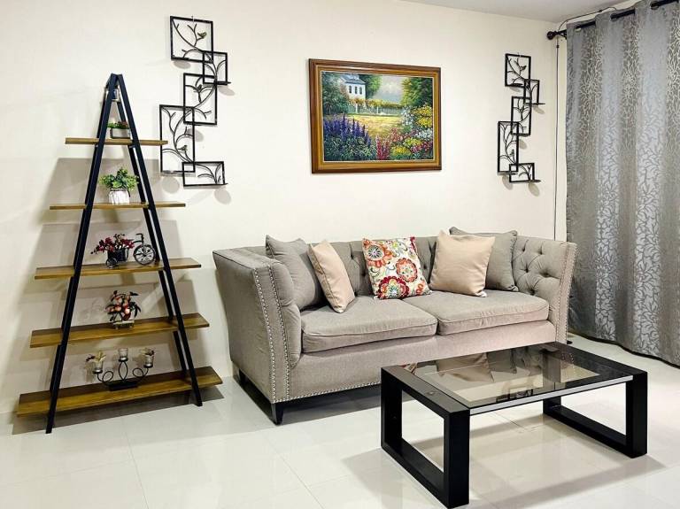 Vacation home with 2 rooms for 5 persons in Angeles City