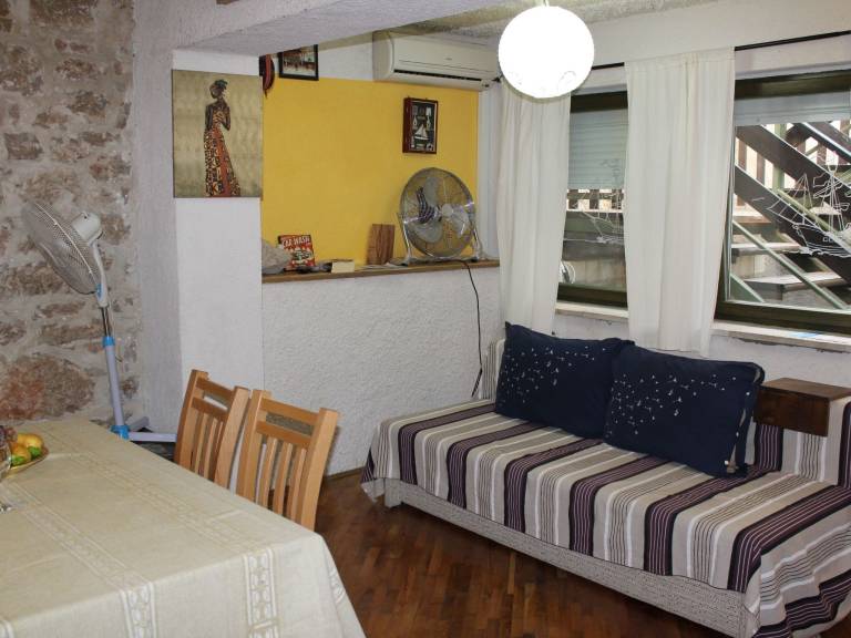 Charming holiday apartment with yard, barbeque & patio | Pets allowed — photo 3