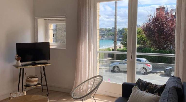 Rental apartment with 1 room for 4 persons in Dinard