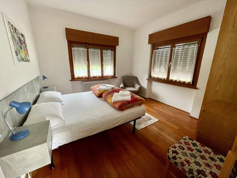 Family-friendly rental apartment with garden & barbecue | Mountain view | Beach nearby | Pets allowed — photo 3