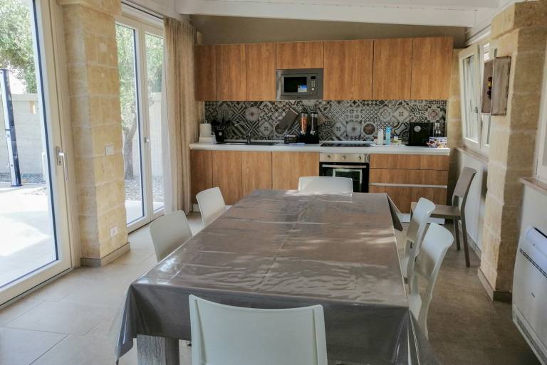 Villa with private pool, BBQ & terrace — photo 3