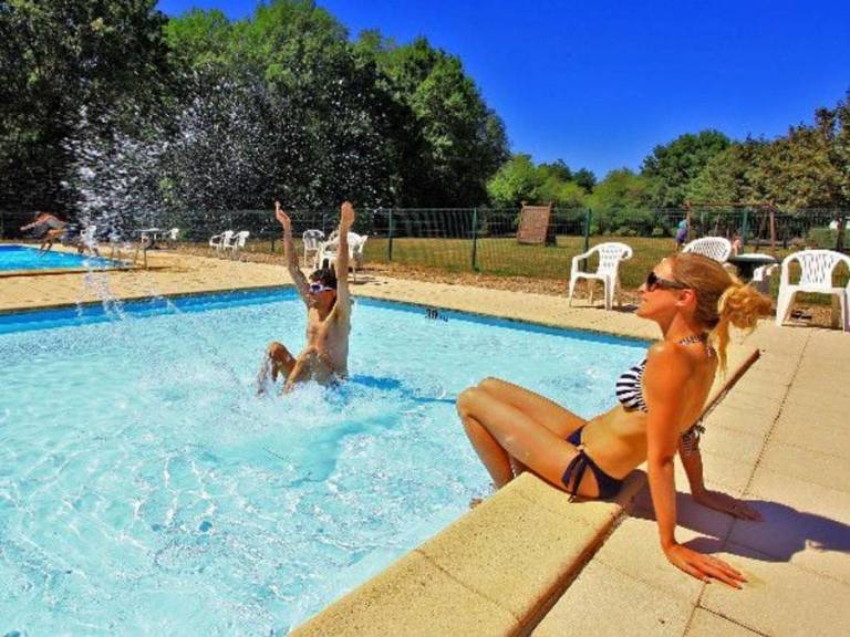 Chalet with terrace, pool & hot tub | Garden view — photo 3