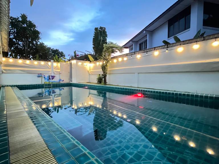 Wst 3 km, jomtien golden POOL villa, 4BR in Chonburi