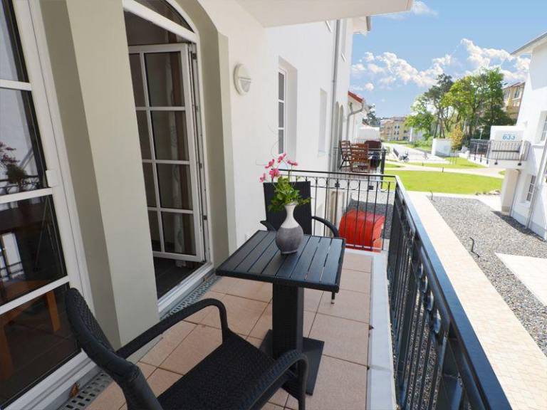 Wonderful rental apartment with patio, sauna & pool | Beach nearby | Pets allowed in Sellin
