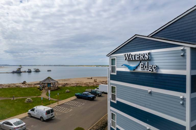 Condo  Lincoln City