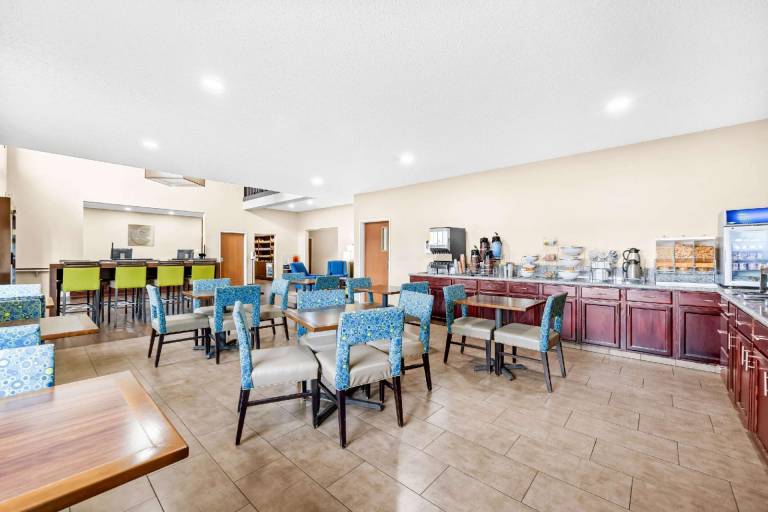 Comfort Inn & Suites Pueblo — photo 4