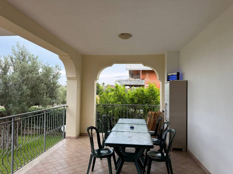 Vacation home with terrace, yard & grill — photo 4