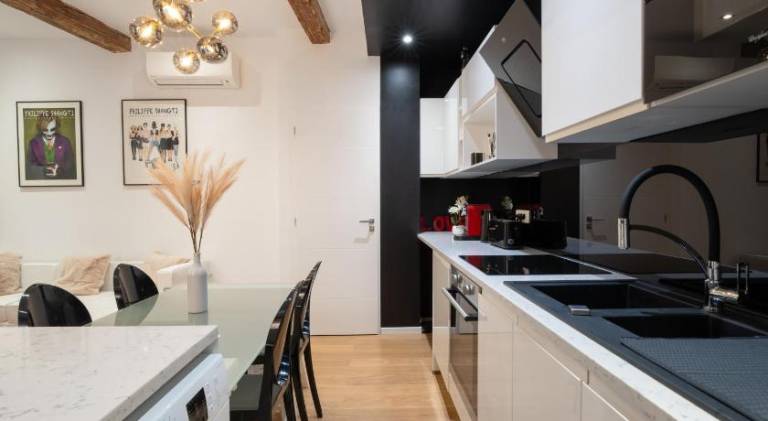 Le Yona Mirabeau - Appartement T3 Atypique situe dans le centre ville historique - proche Rotonde — photo 5