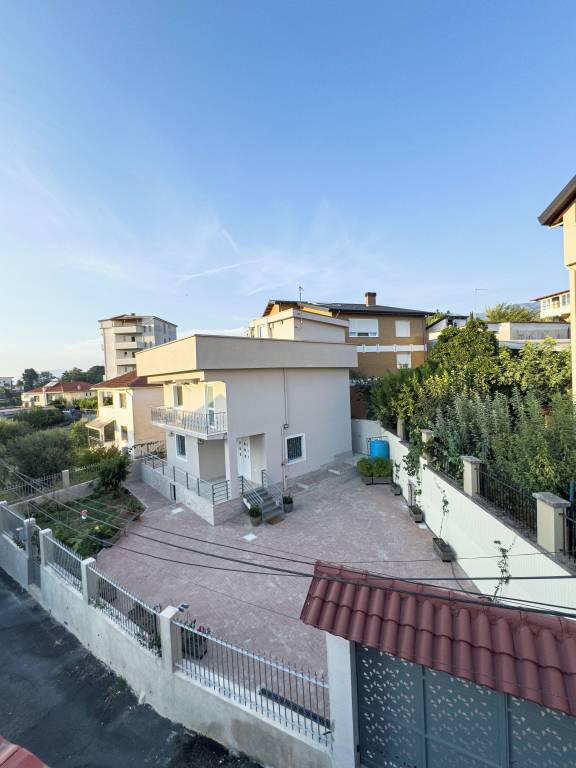 Villa  Tirana