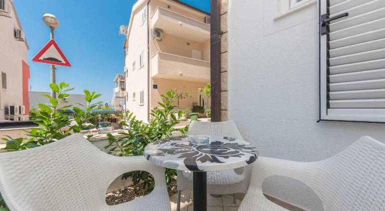 Apartment with 2 rooms for 6 persons — photo 4