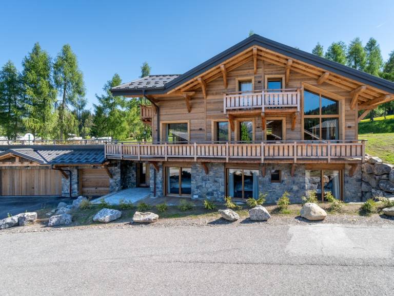 Luxury Chalet in Les Gets with Jacuzzi and Sauna, Pet-Friendly — photo 5