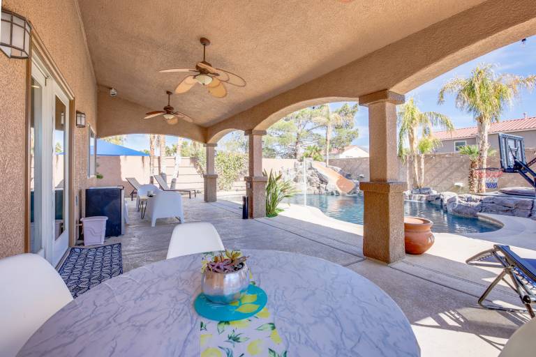 Large Las Vegas Home w/ Pool, Hot Tub + Game Room — photo 2