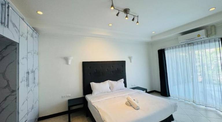 Majestic Residence Seaside villa Private beach — photo 2