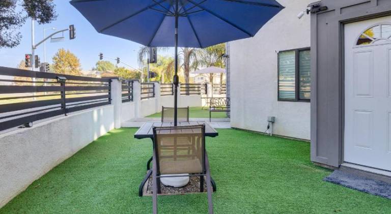Luxury guest suite in Los Angeles