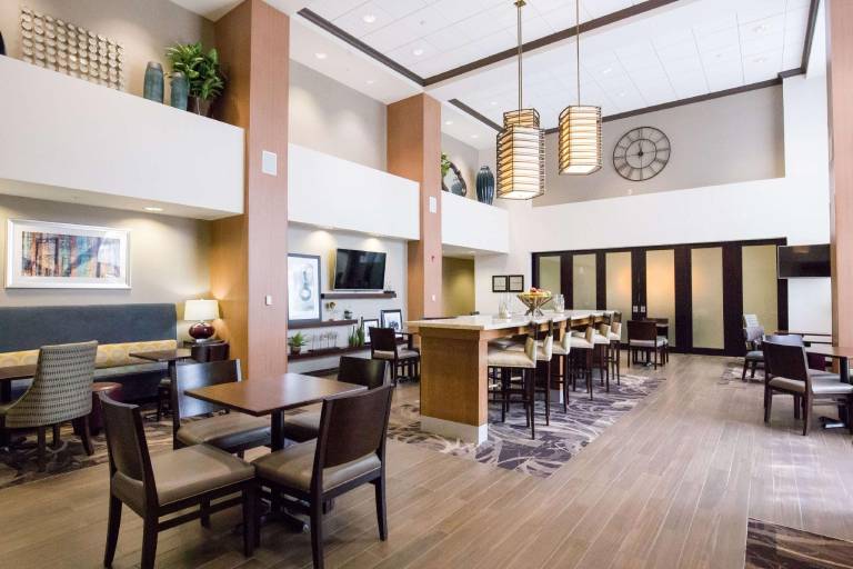 Hampton Inn & Suites Pittsburgh/Harmarville — photo 2