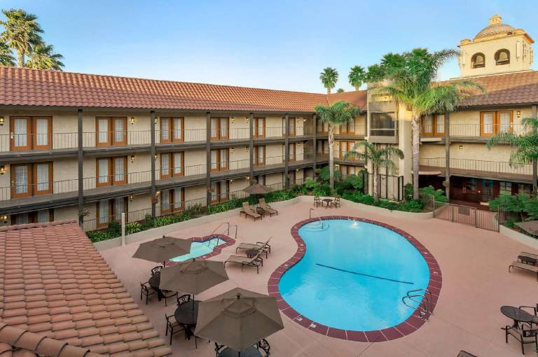 Embassy Suites by Hilton Lompoc Central Coast — photo 2