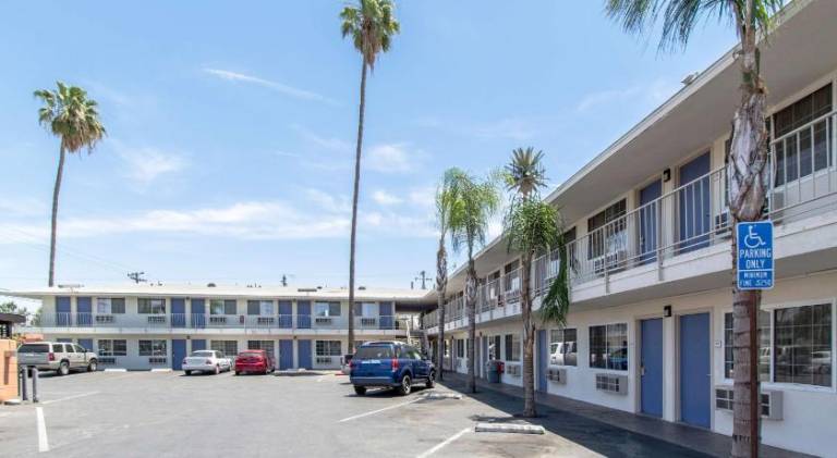 Motel 6 Bakersfield in Bakersfield, CA