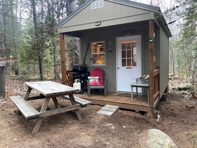 Cute Tiny Cabin Surrounded by Nature in Ontario
