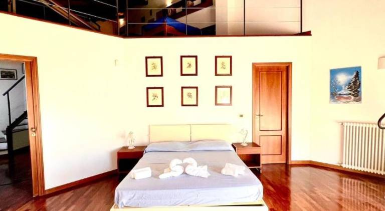 Vacation home with hot tub in Palermo