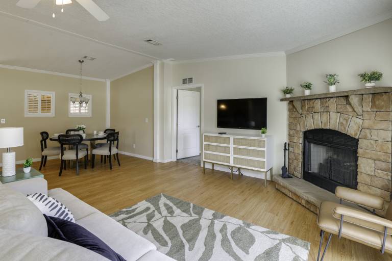 Pool Access! Spacious Home Near Wekiwa Springs in Apopka, FL